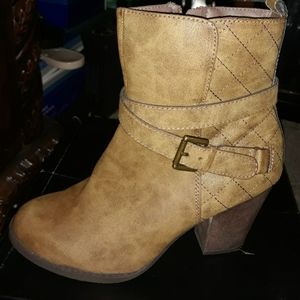 SM/NEW YORK WOMENS BROWN  BOOT/BOOTIE